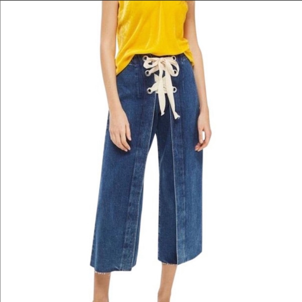TOPSHOP Moto Lace Up Front Raw Hem Cropped Jeans